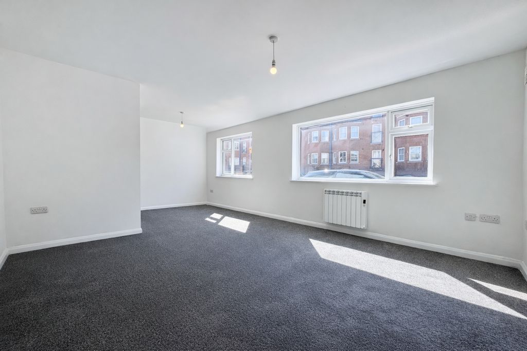 Property photo 3 of 7 Picture 3