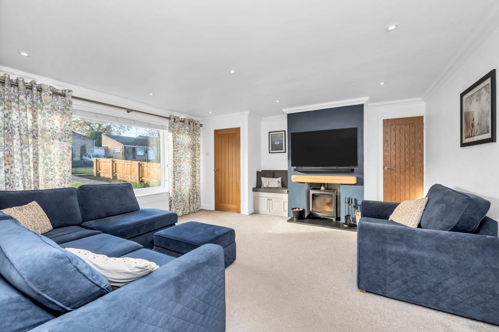 Property photo 3 of 21