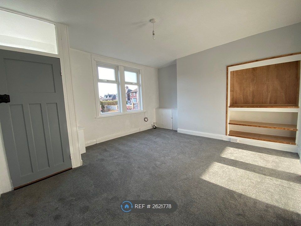 Property photo 3 of 6 Lounge