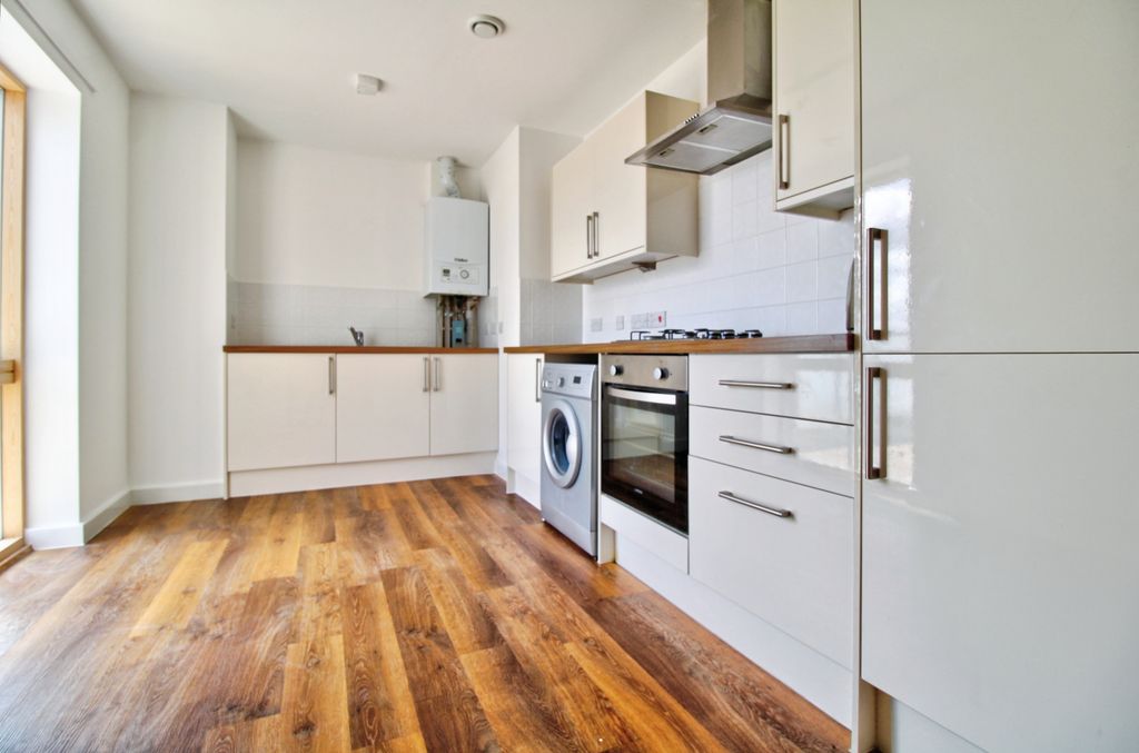 Property photo 3 of 17 6