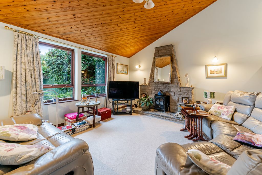 Property photo 3 of 39 Gallery