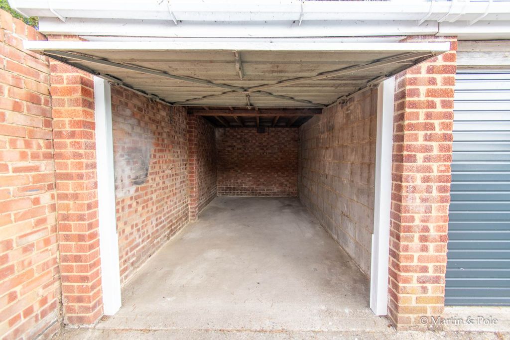 Property photo 2 of 4