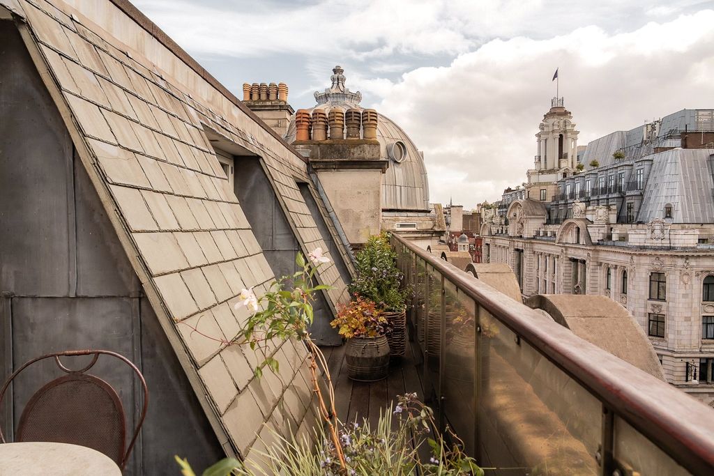 Property photo 3 of 15 Rooftop View