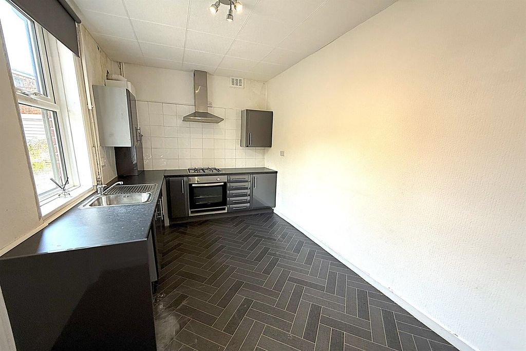 Property photo 3 of 9 3 - .Jpg