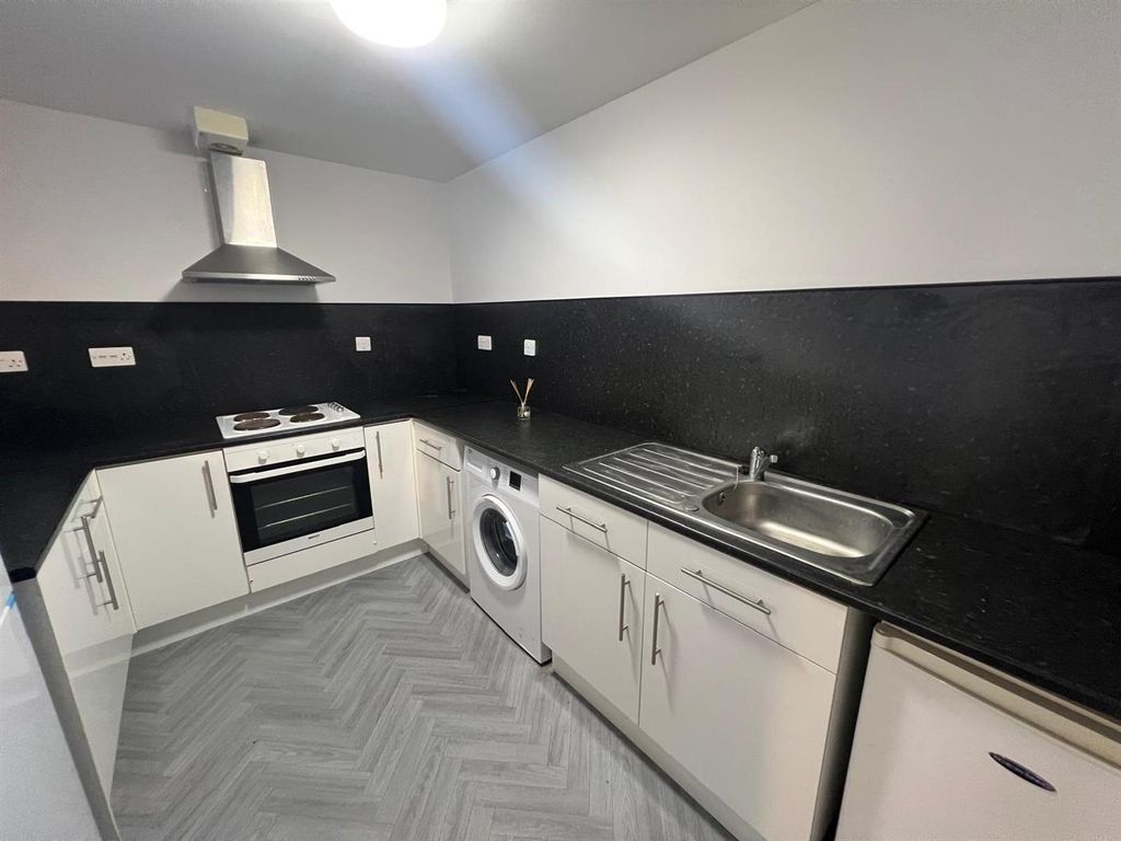 Property photo 1 of 6 Kitchen.Jpg