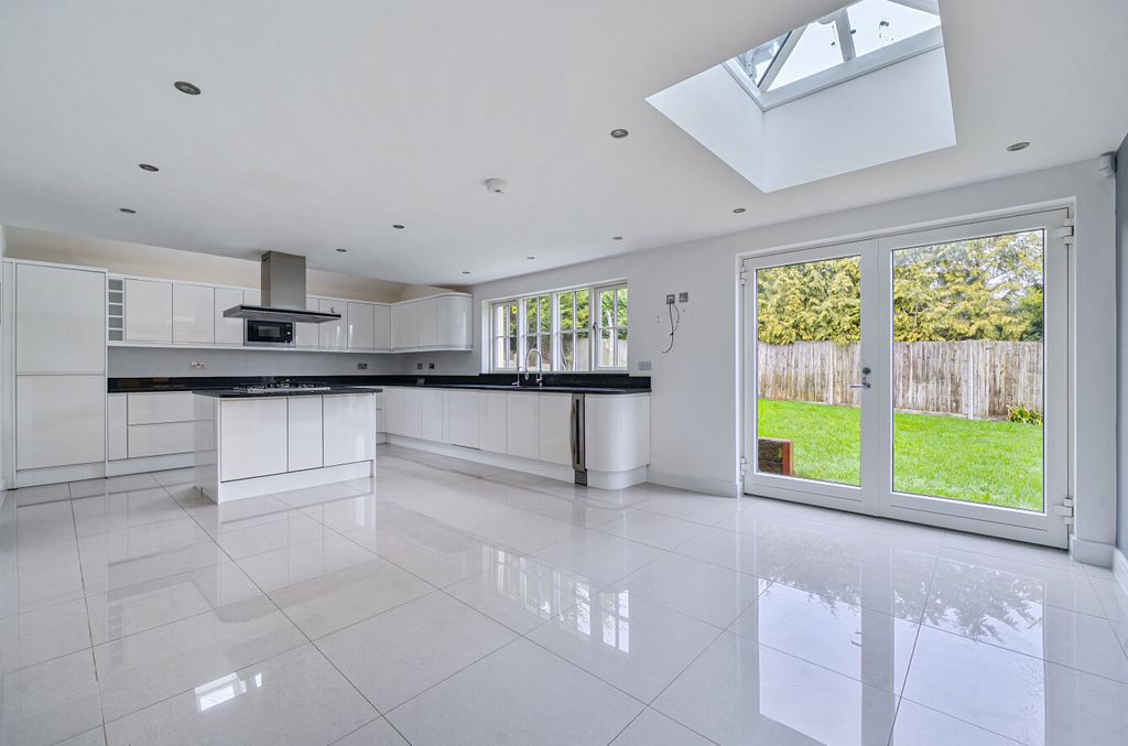 Property photo 2 of 18 1397018-15-6967E8...