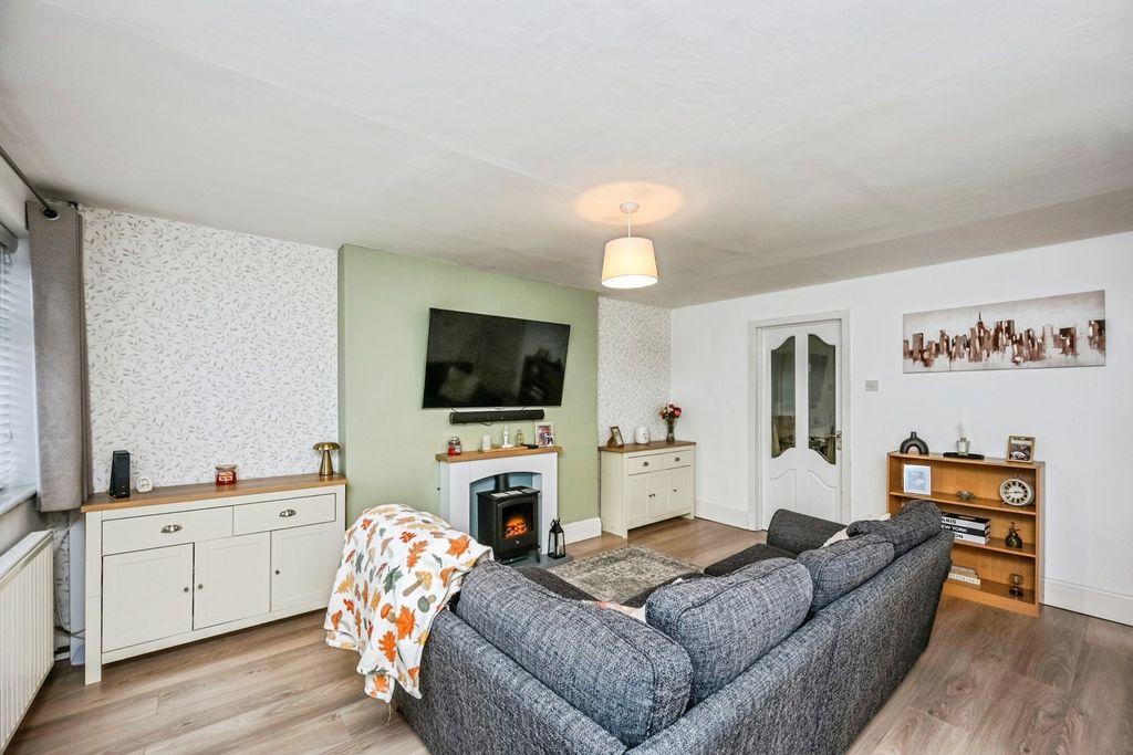 Property photo 2 of 15 Pbox-Img.Jpg