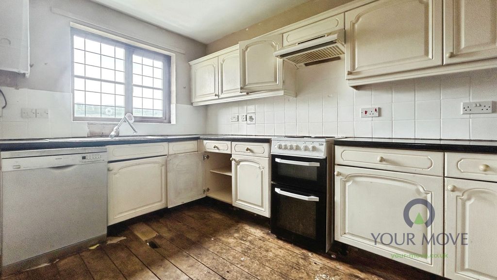 Property photo 2 of 16 Pbox-Img.Jpg