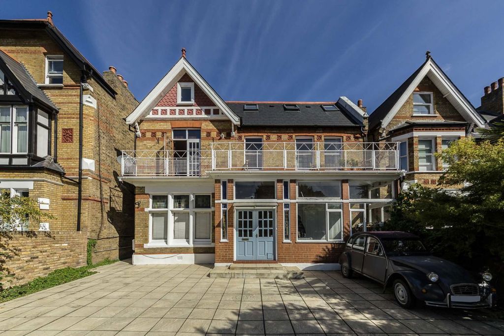 Property photo 1 of 7