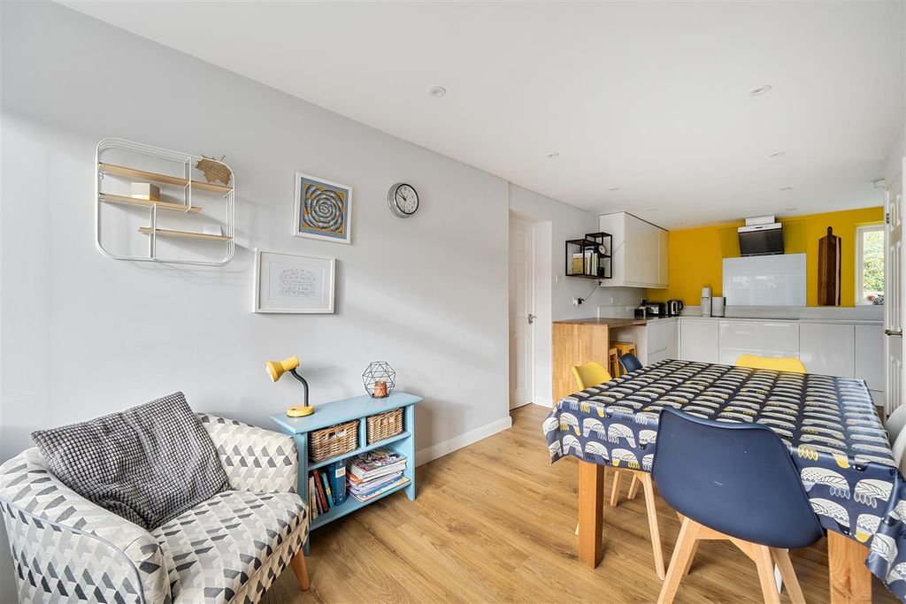 Property photo 3 of 22 1410404-15-698Efbebe316A.Jpg