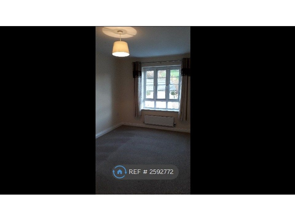 Property photo 2 of 10 Living Room