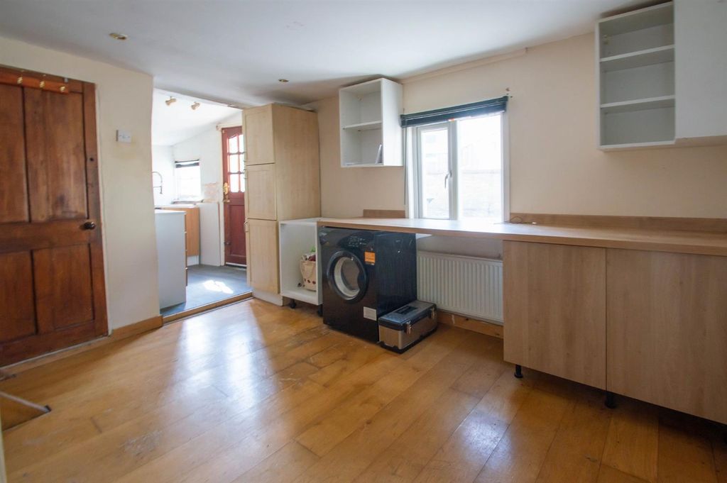 Property photo 3 of 9