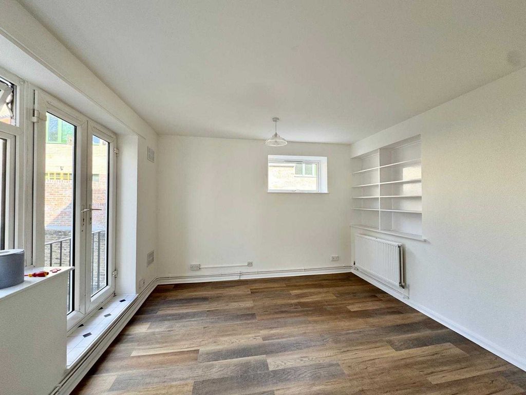 Property photo 2 of 9 Gallery