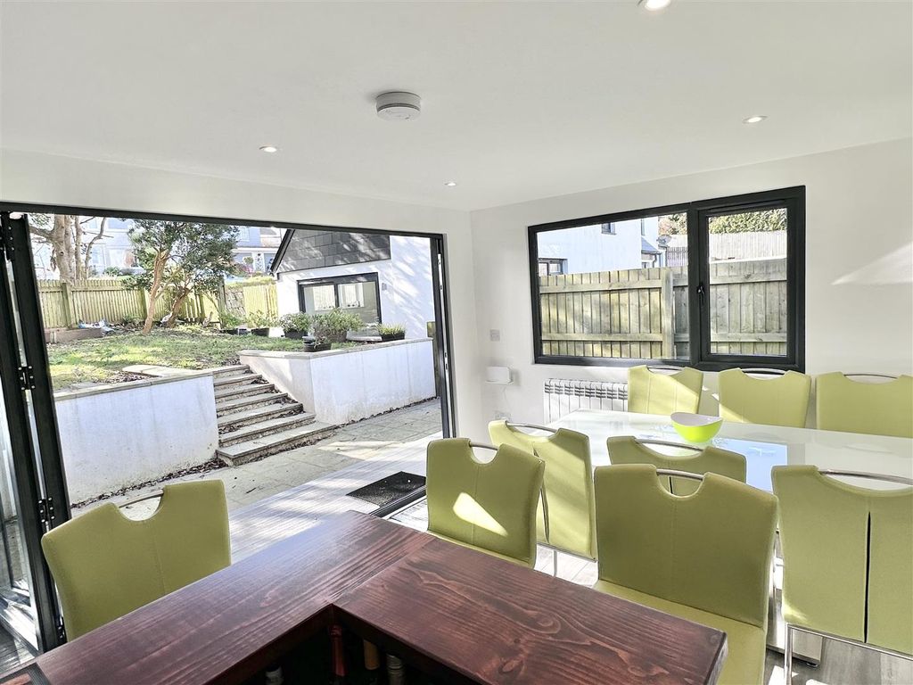 Property photo 3 of 21