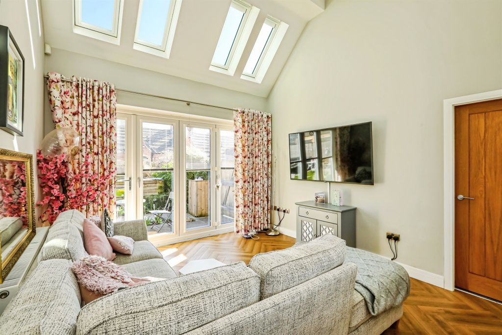 Property photo 2 of 11