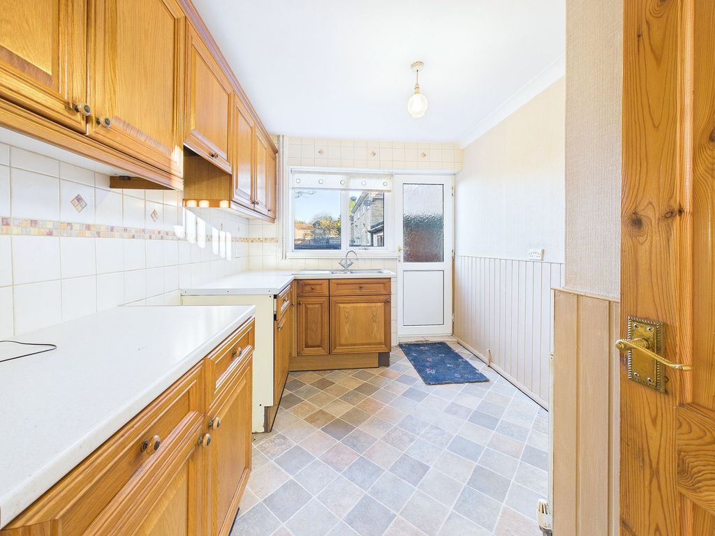 Property photo 3 of 12 Kitchen