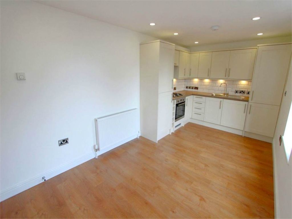 Property photo 2 of 7 Kitchen Lounge