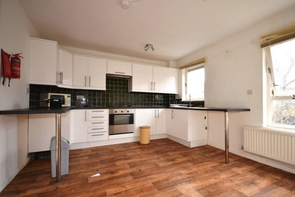 Property photo 3 of 6 Gallery