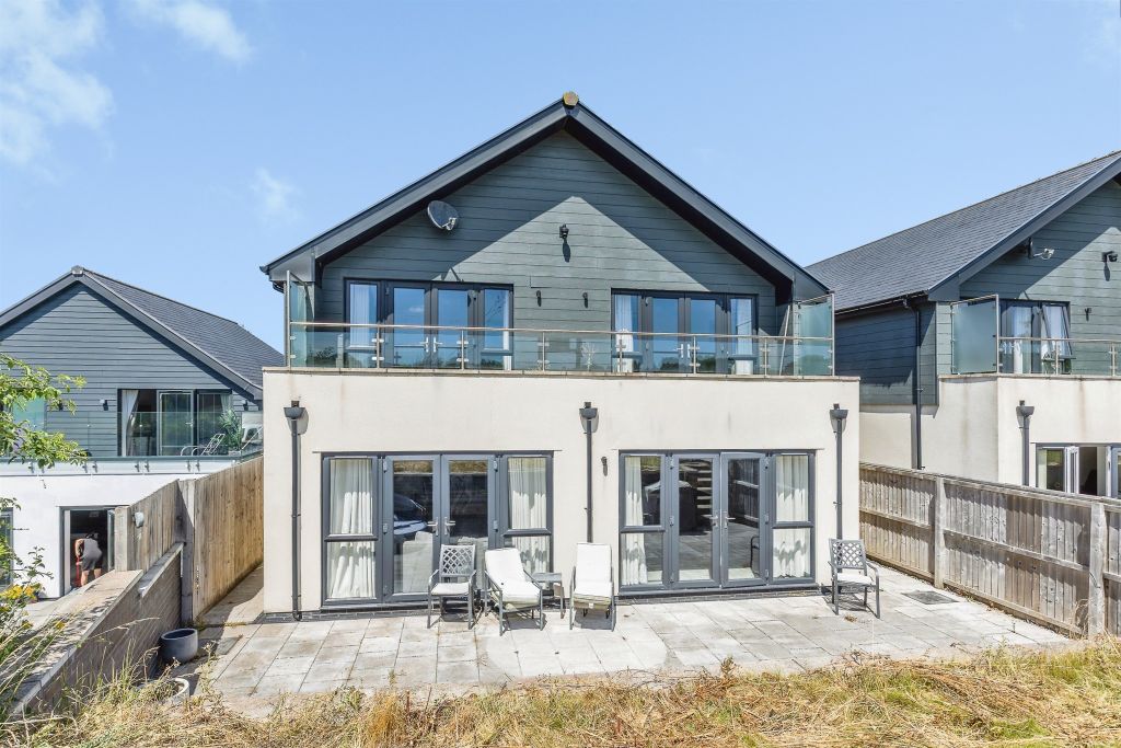 Property photo 1 of 32