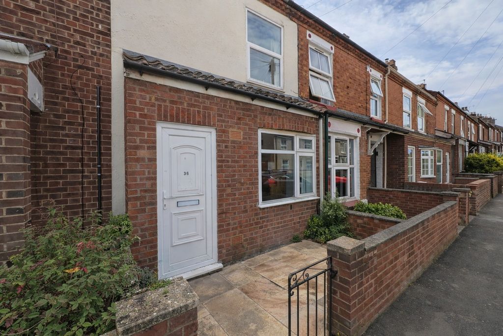 Property photo 1 of 12