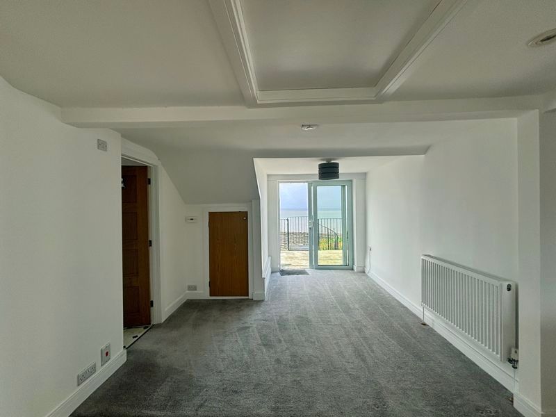 Property photo 3 of 11 Photo 25
