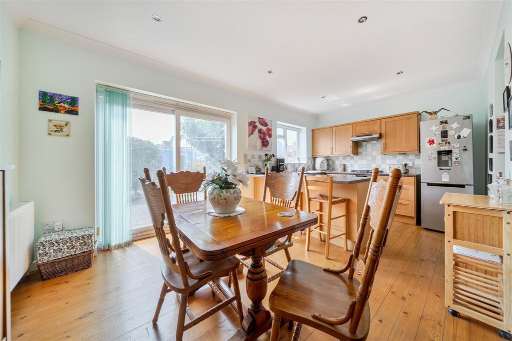 Property photo 2 of 18 Kitchen/Diner