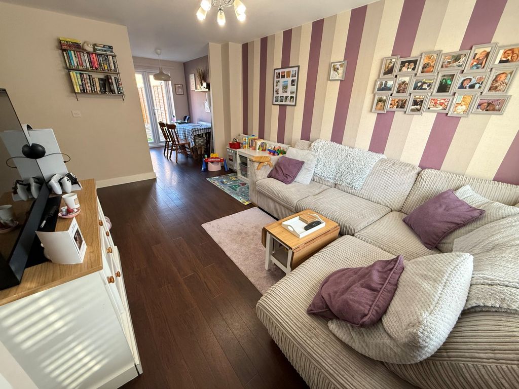 Property photo 2 of 14 4428354