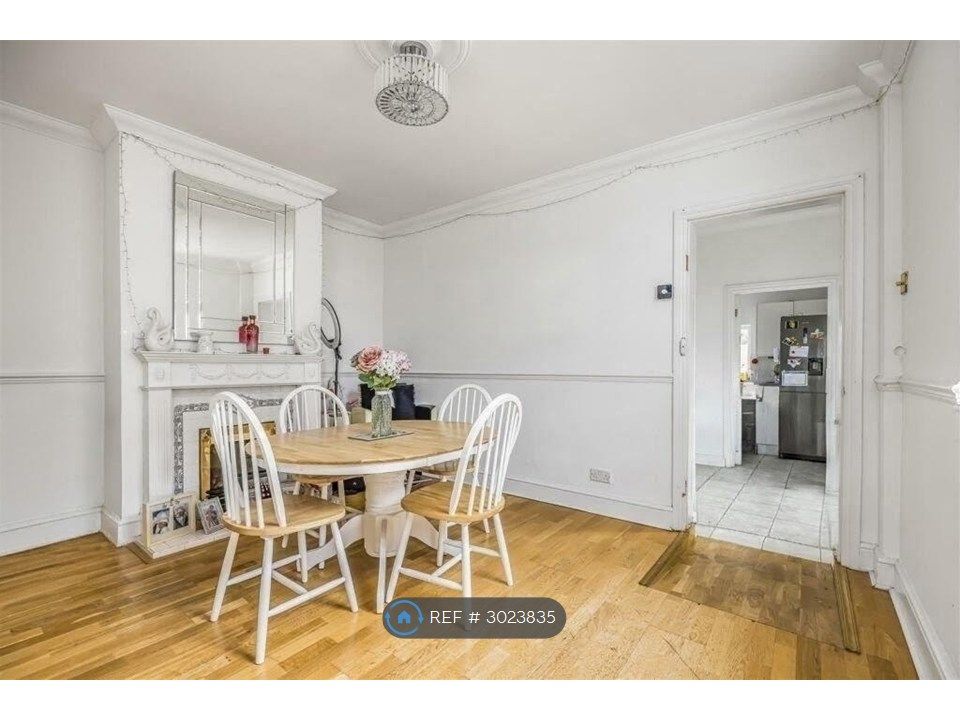 Property photo 3 of 19 Dining Room