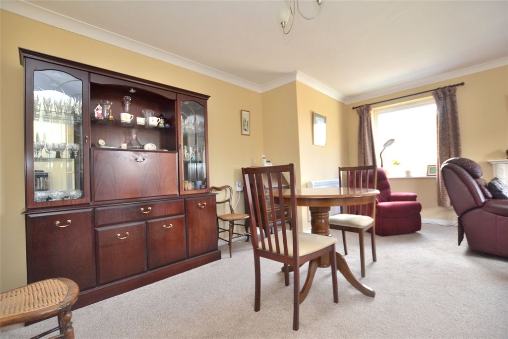 Property photo 2 of 10 Dining Area