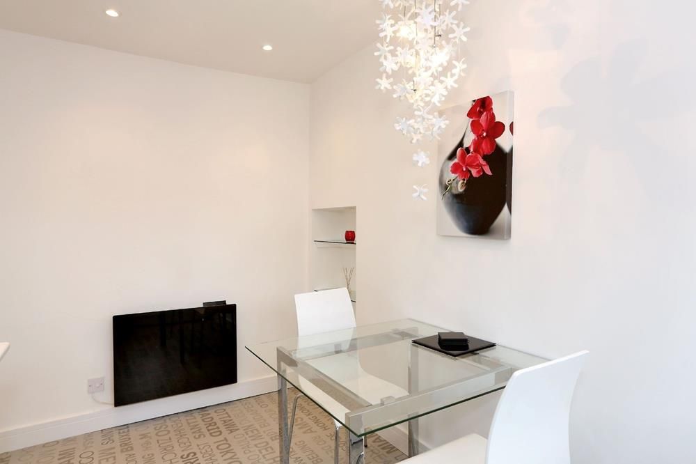 Property photo 3 of 7 Dining Area