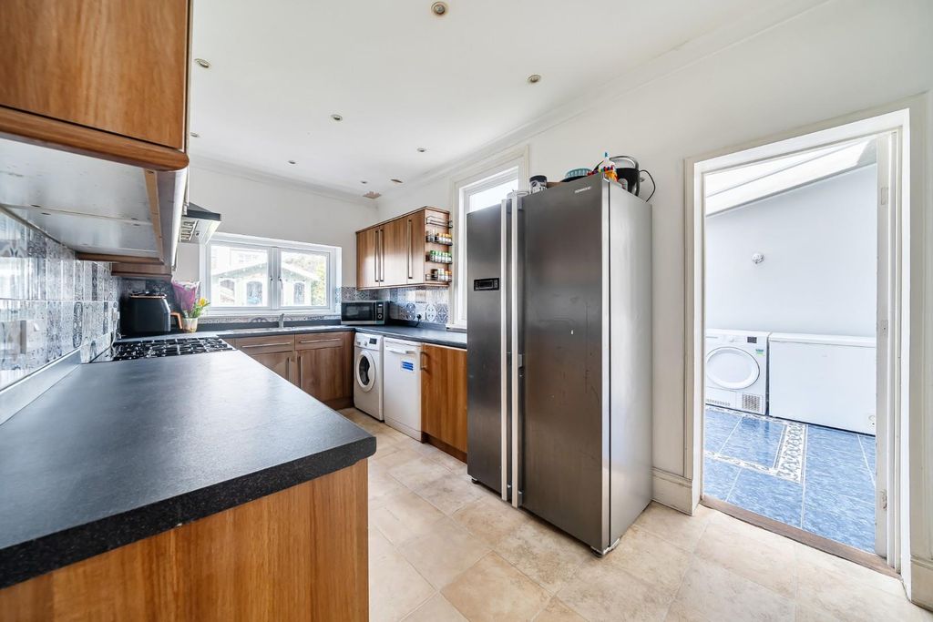 Property photo 3 of 17 1423066-12-69c3Ccea035F1.Jpg