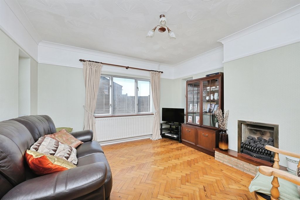 Property photo 2 of 22