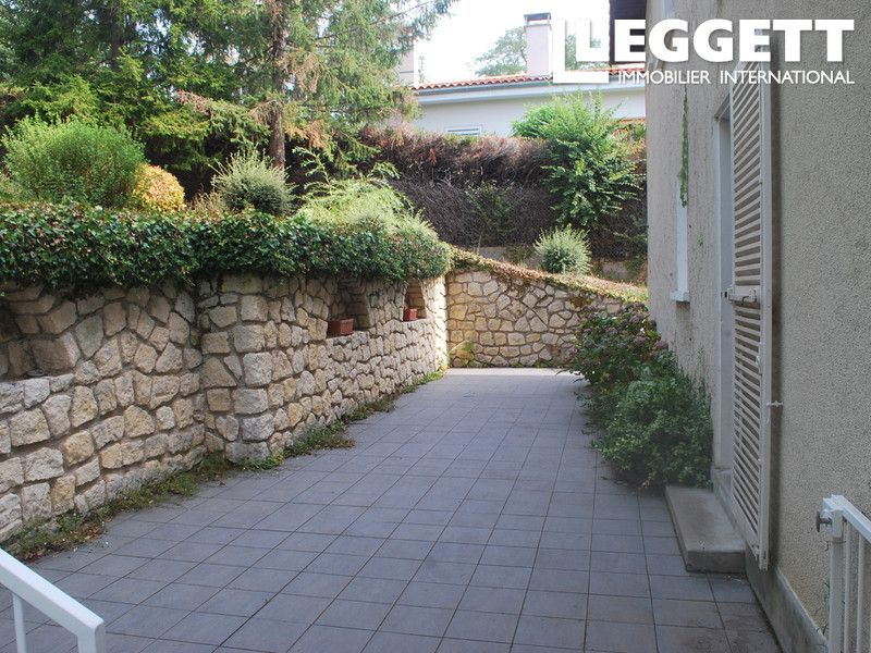 Property photo 3 of 10