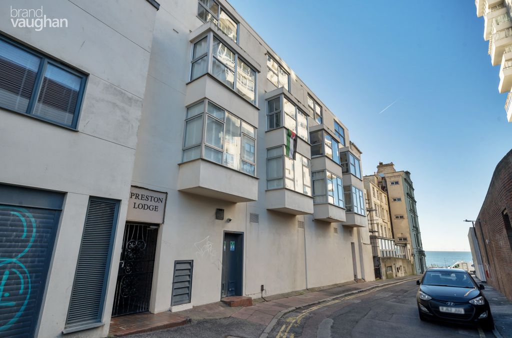 Property photo 2 of 11 External