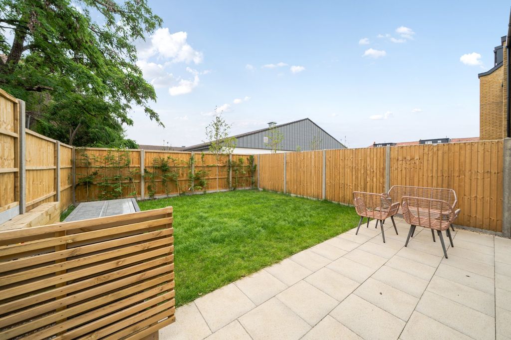 Property photo 3 of 21 Picture No. 06