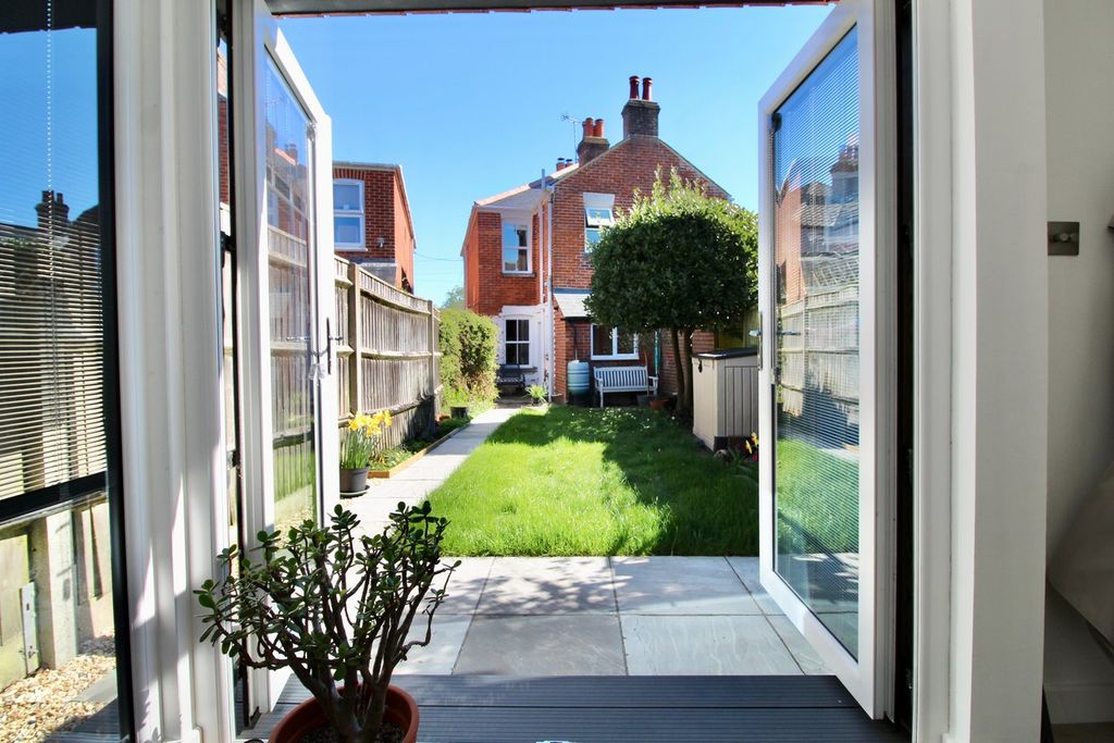 Property photo 3 of 17