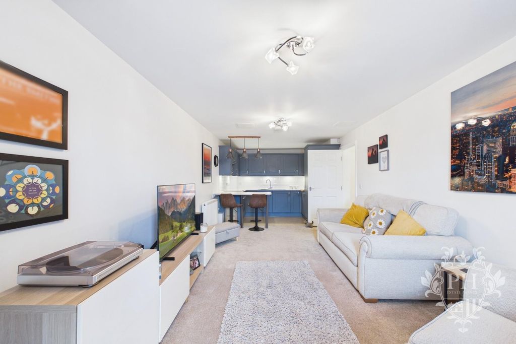 Property photo 3 of 11 127d82Ff7F3d4245Bfc0c3d9E2156d6F_100_Cam02002G0-Pr