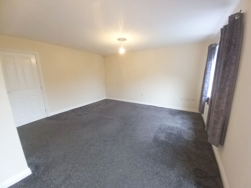 Property photo 2 of 11 Lounge