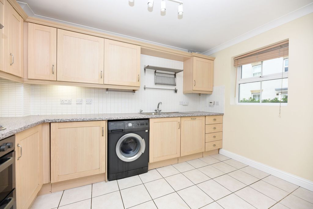 Property photo 3 of 16