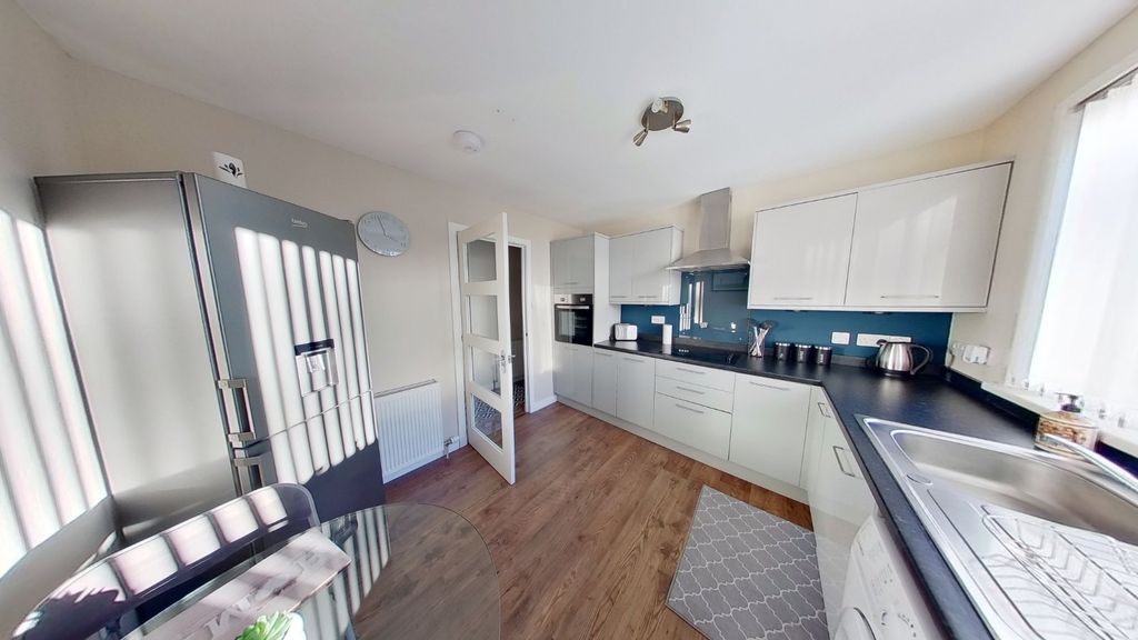 Property photo 2 of 8 Photo 2