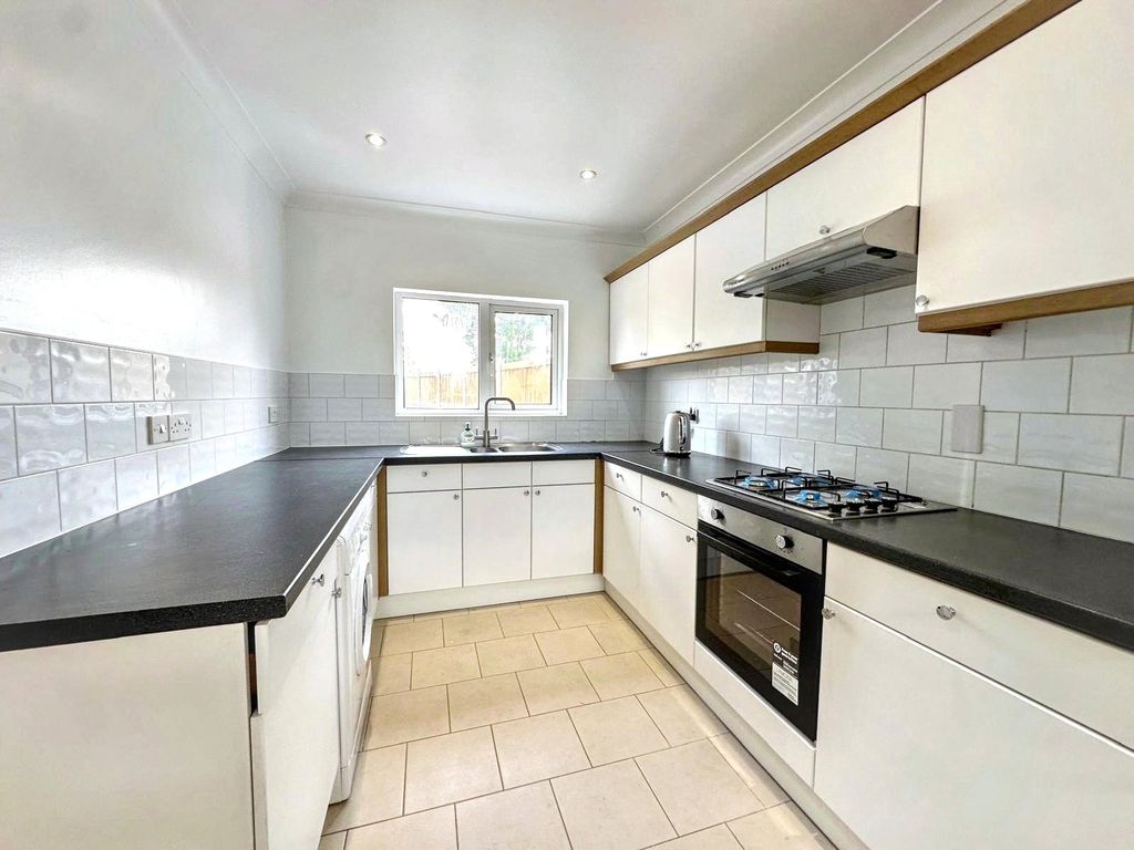 Property photo 3 of 14 Picture No. 13