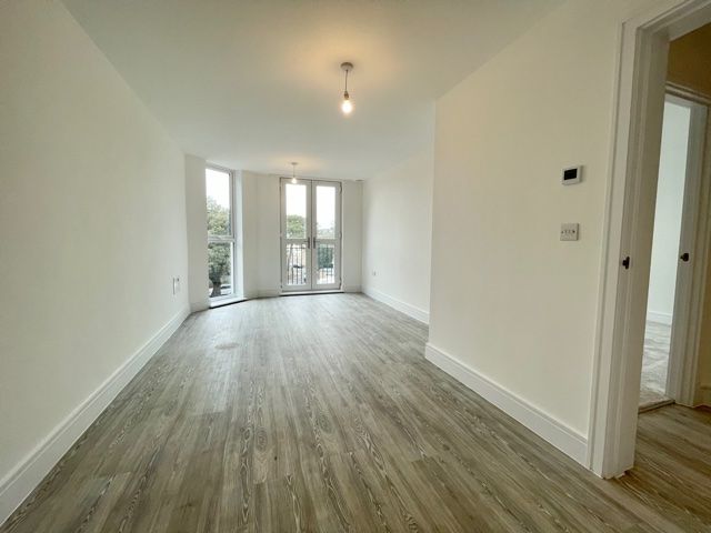 Property photo 3 of 7 Lounge