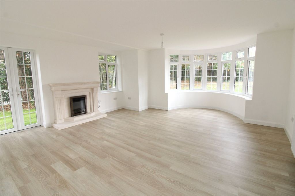 Property photo 2 of 25 Picture No. 03