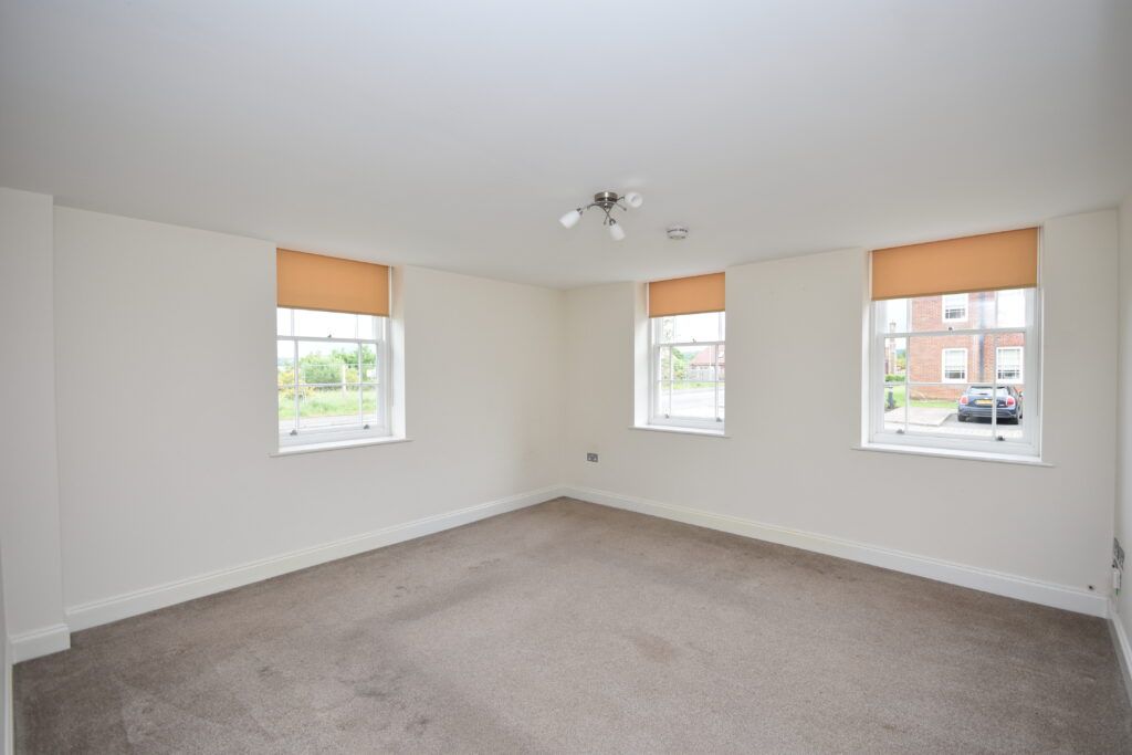 Property photo 2 of 33