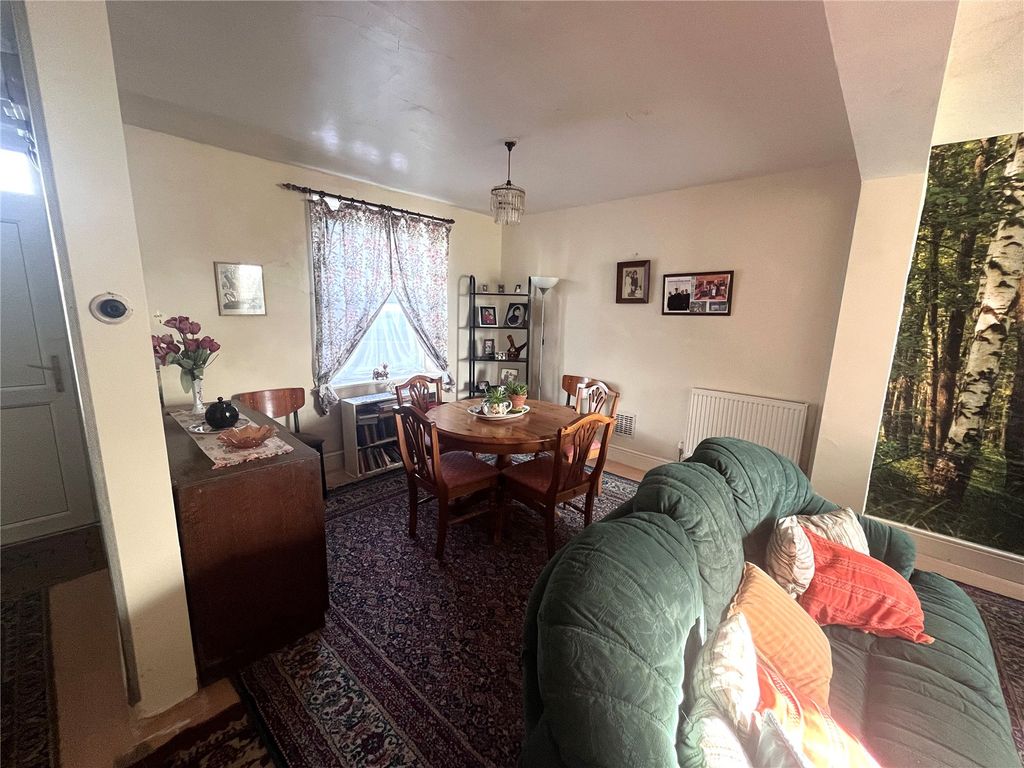 Property photo 3 of 16 Picture No. 04