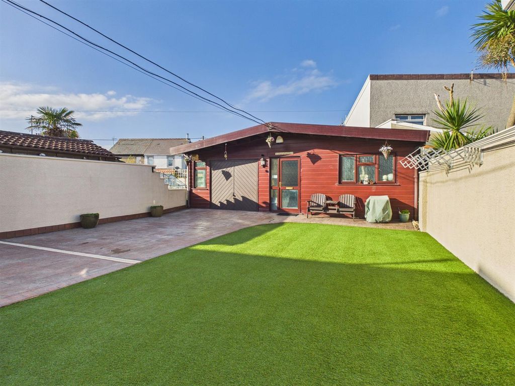 Property photo 2 of 19 Cam04118G0-Pr0055-Still002.Jpg