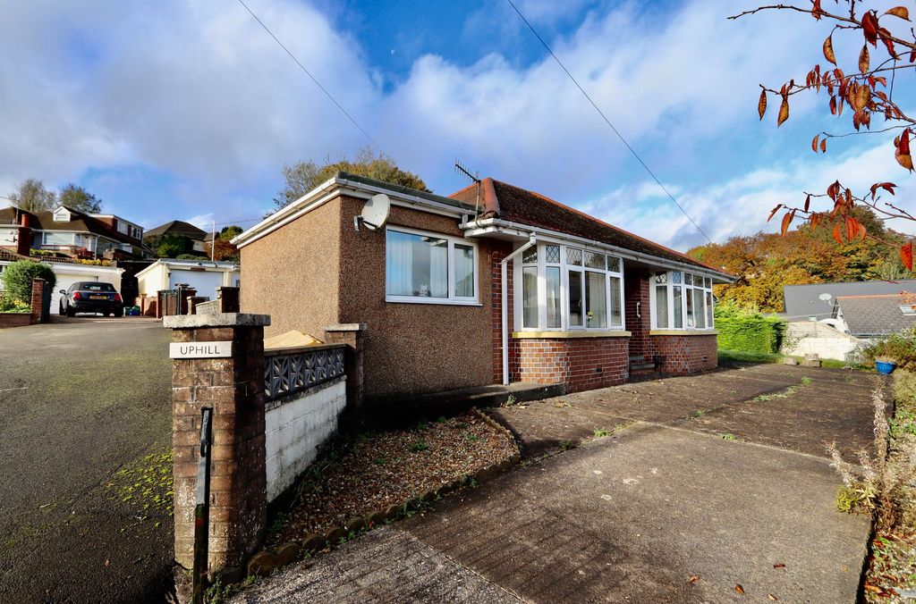 Property photo 2 of 42