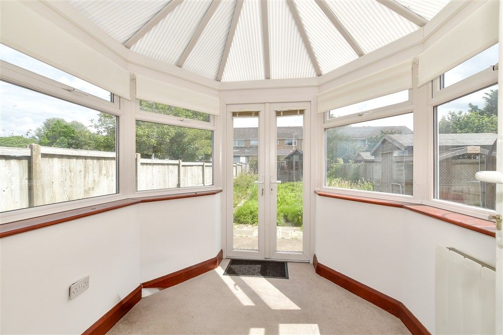 Property photo 2 of 9 Conservatory