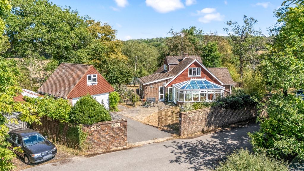 Property photo 1 of 32