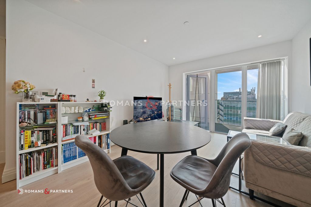 Property photo 3 of 15